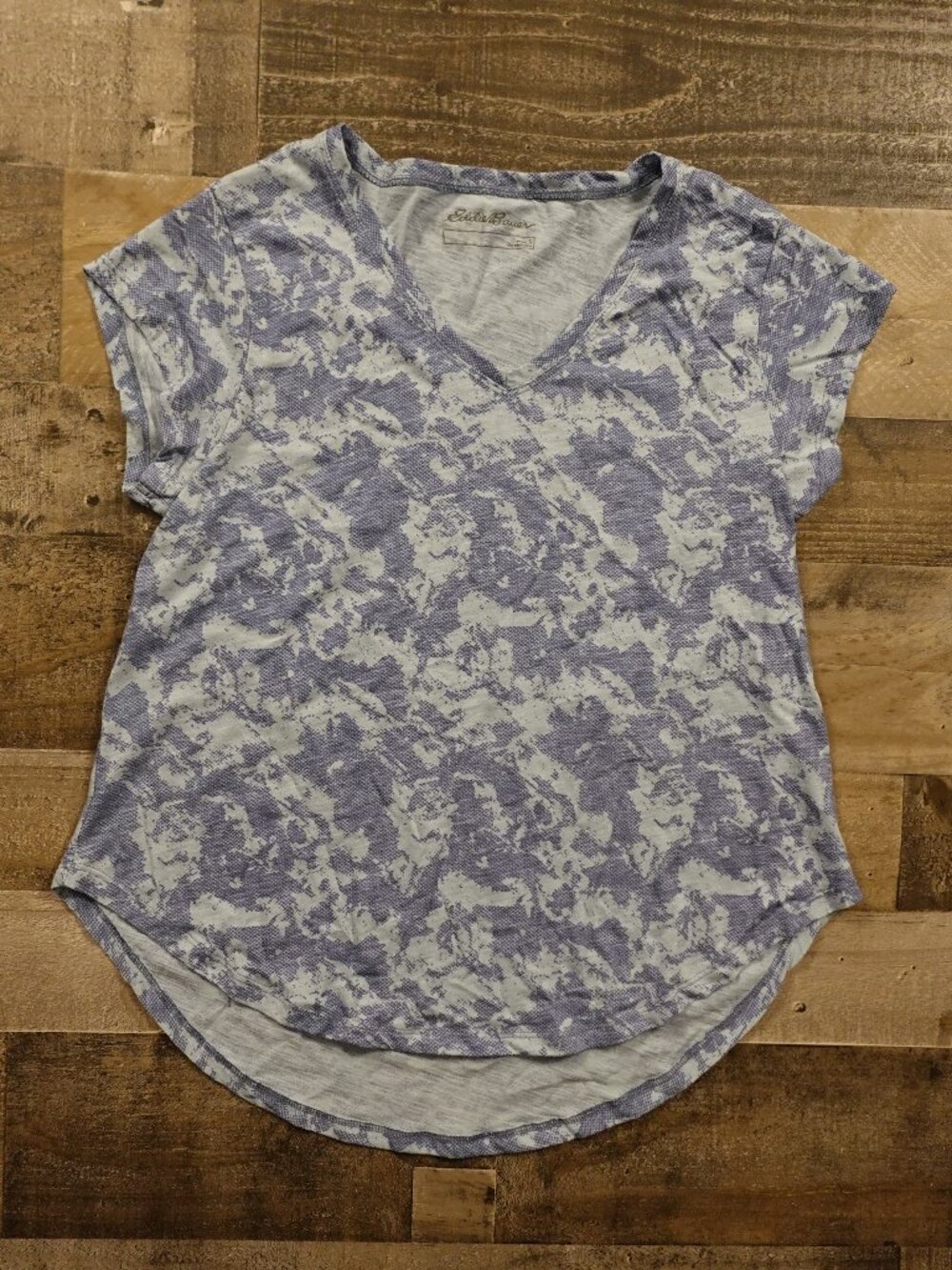 Eddie Bauer V Neck Tee‎ Shirt Women’s Small Blue Floral Casual Top